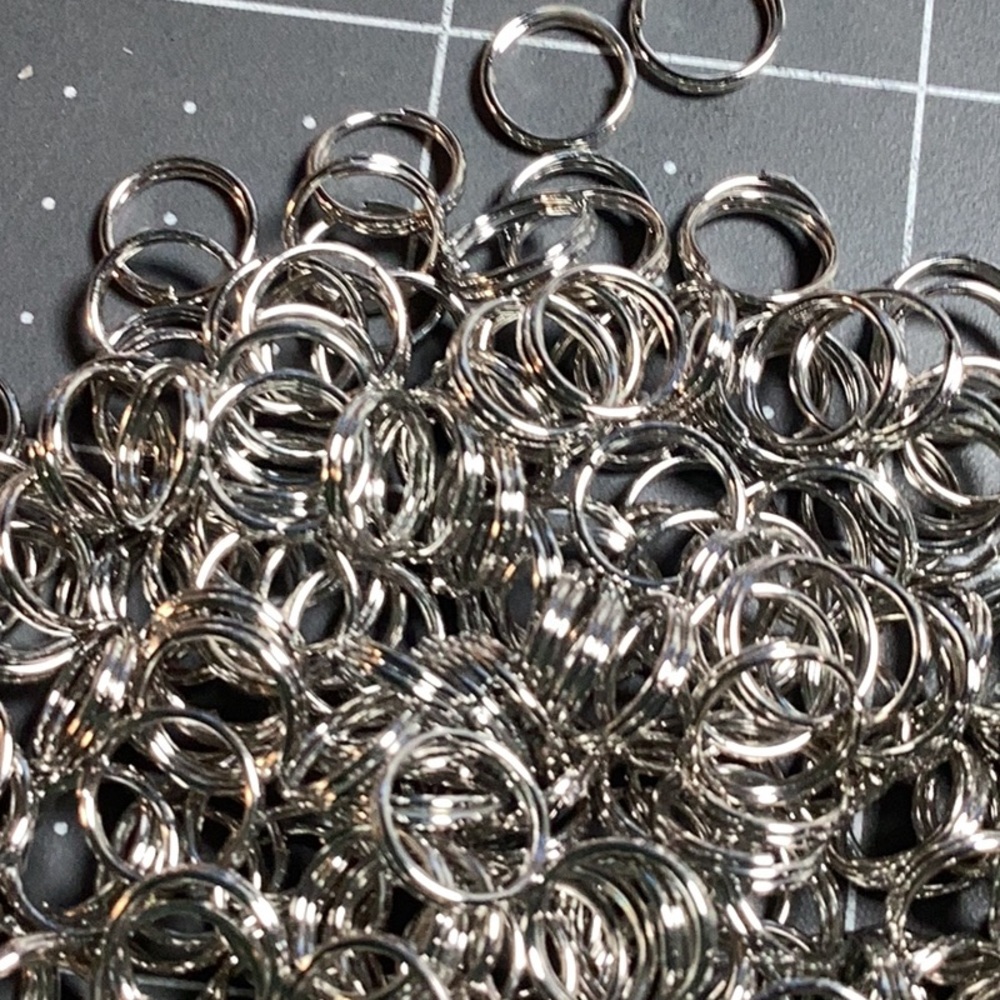 Finding: - 8M Split JumpRings (50+)